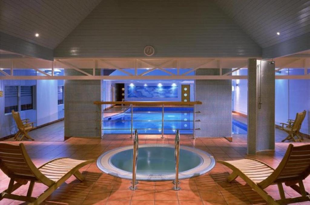Meon-Valley-Pool-and-Spa.jpg
